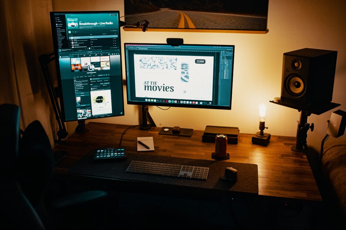 How To Set up a Vertical Monitor in 3 